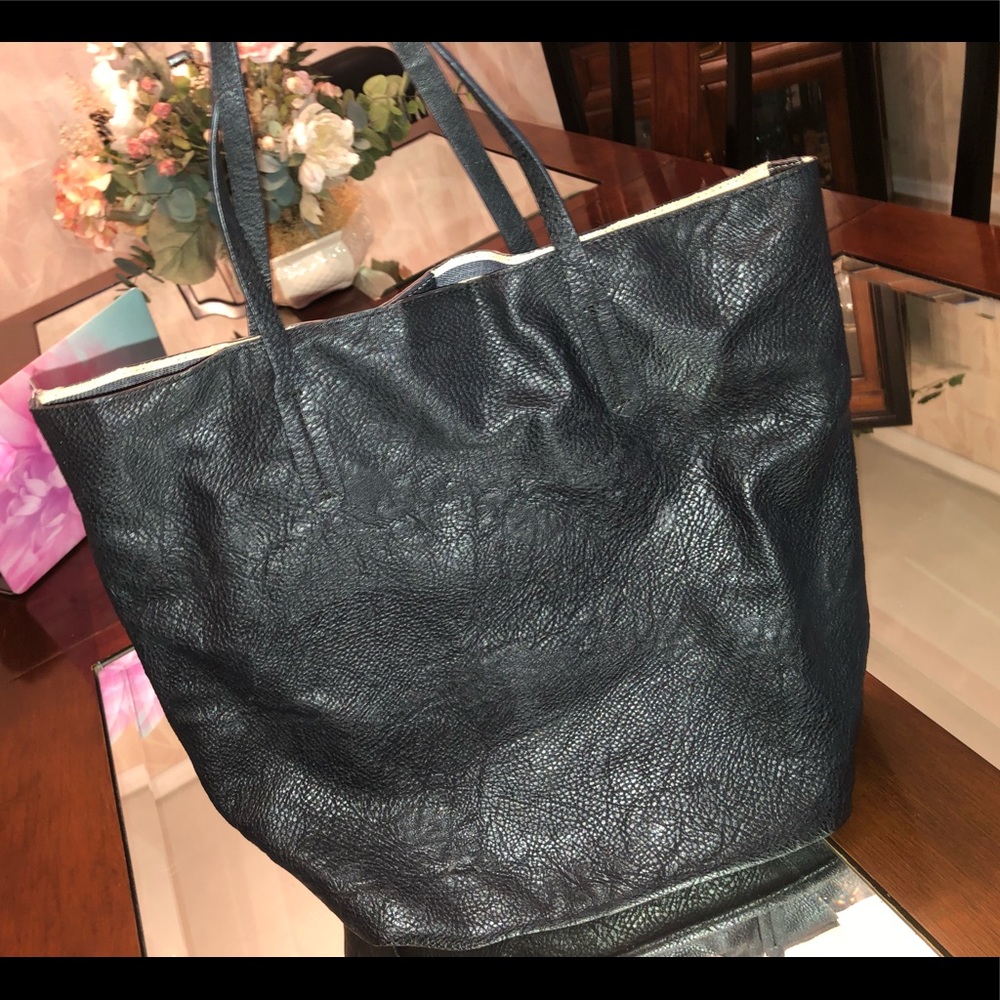 Splendid large black rote